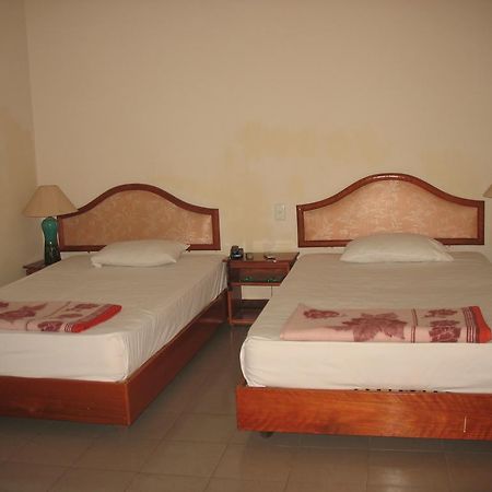 Ngu Binh Hue Hotel Buitenkant foto