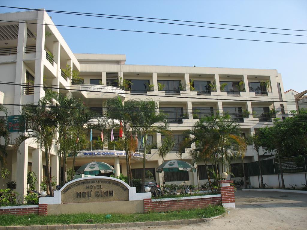 Ngu Binh Hue Hotel Buitenkant foto
